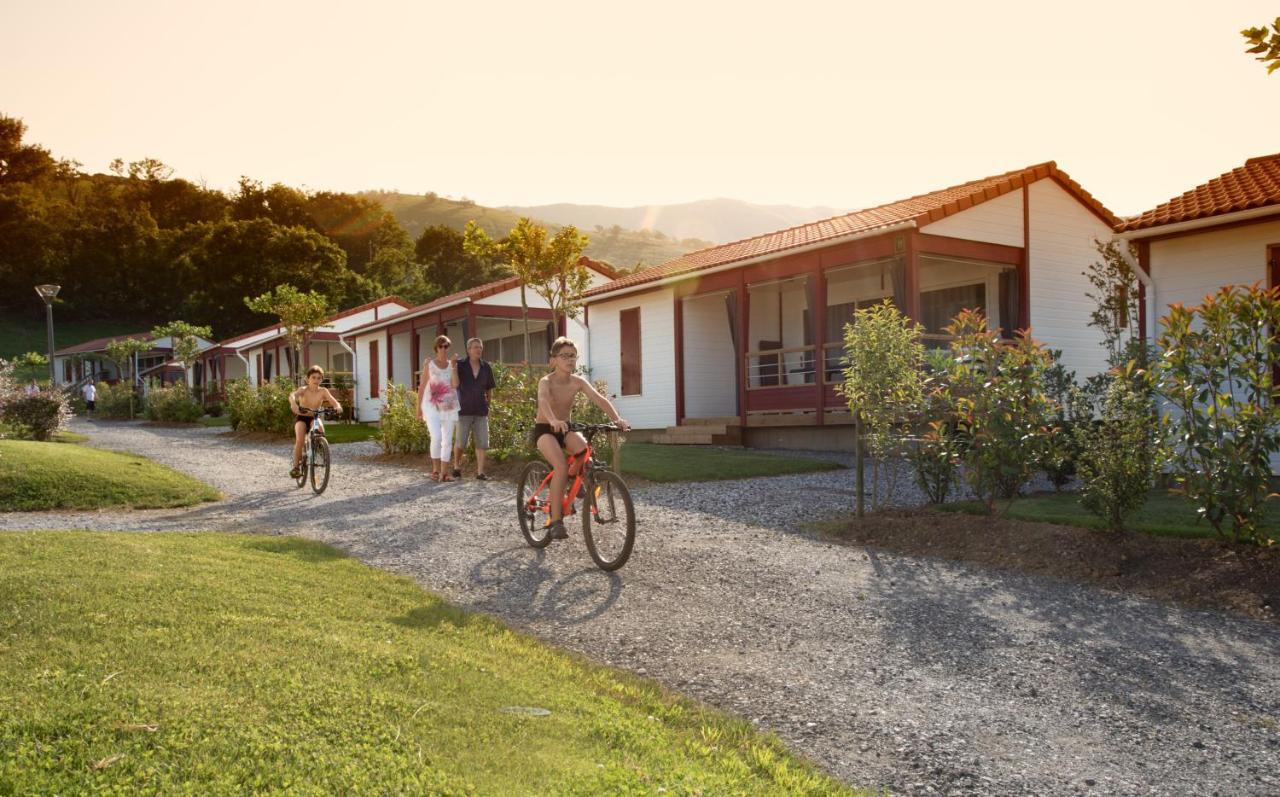 Domaine Chalets Larlapean Saint-Martin-dʼArrossa Екстериор снимка