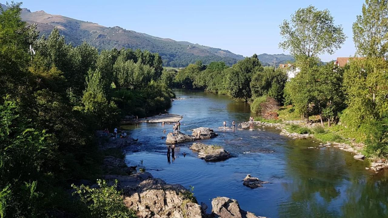 Domaine Chalets Larlapean Saint-Martin-dʼArrossa Екстериор снимка
